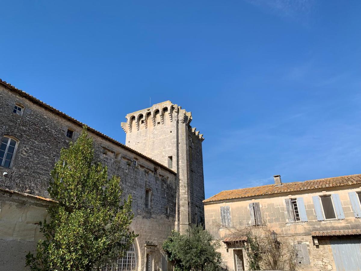 Gite de la Tour des Abbés Fontvieille Exterior foto