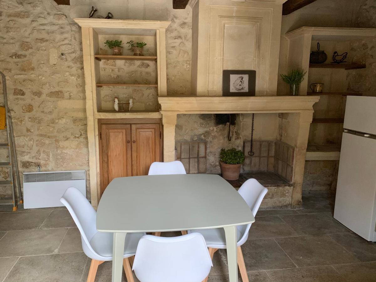 Gite de la Tour des Abbés Fontvieille Exterior foto
